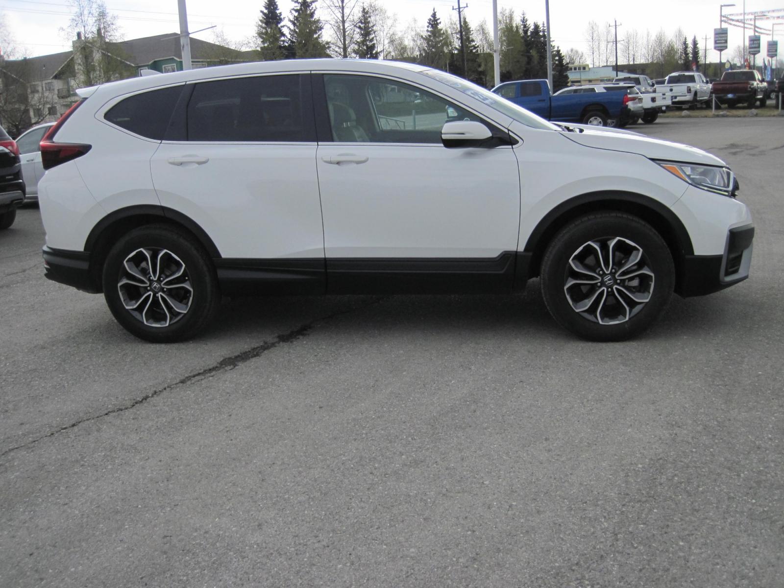 2022 white /Tan Honda CR-V EX-L AWD (2HKRW2H8XNH) , automatic transmission, located at 9530 Old Seward Highway, Anchorage, AK, 99515, (907) 349-3343, 61.134140, -149.865570 - Photo #3